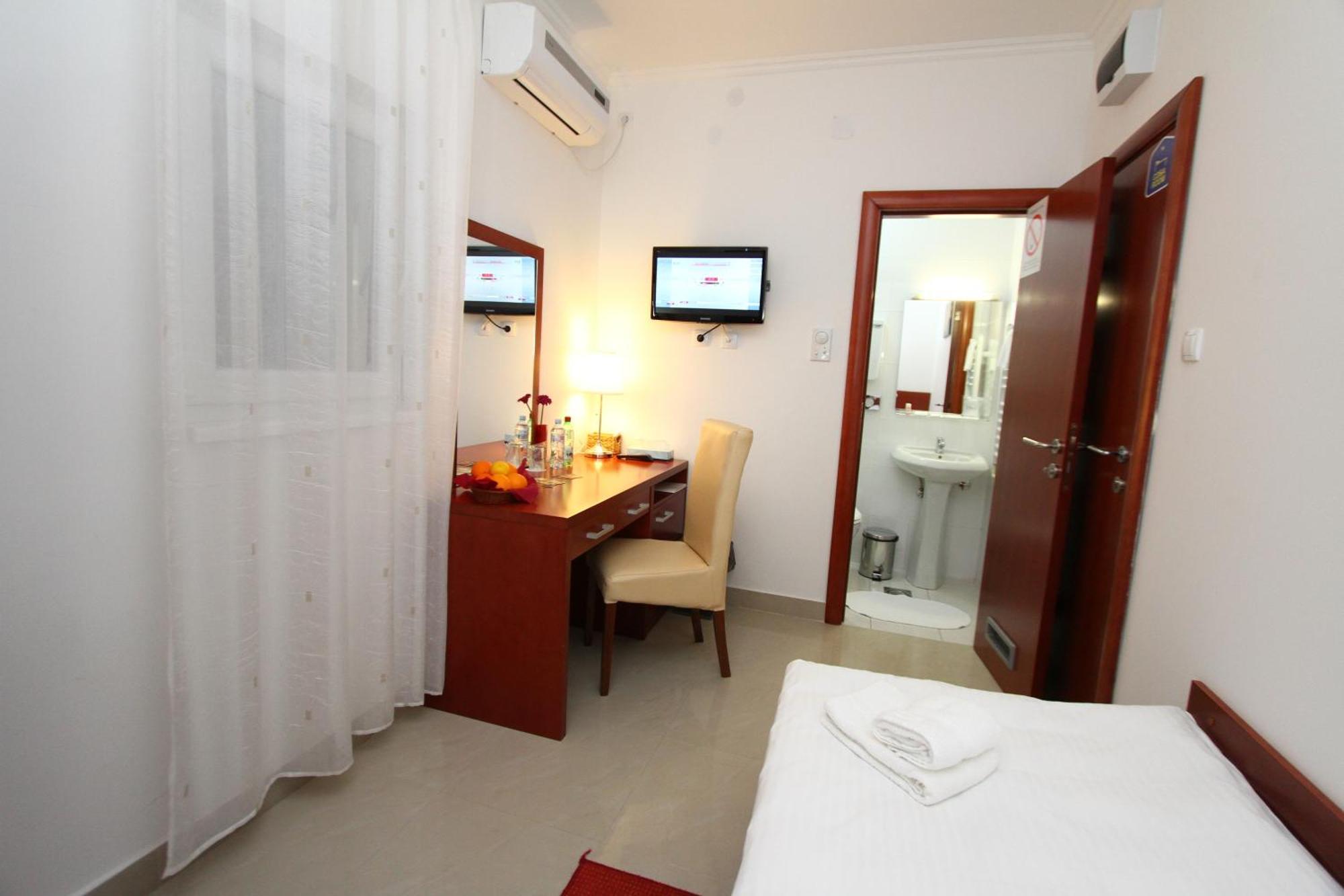 Guesthouse Villa Inn Суботиця Екстер'єр фото
