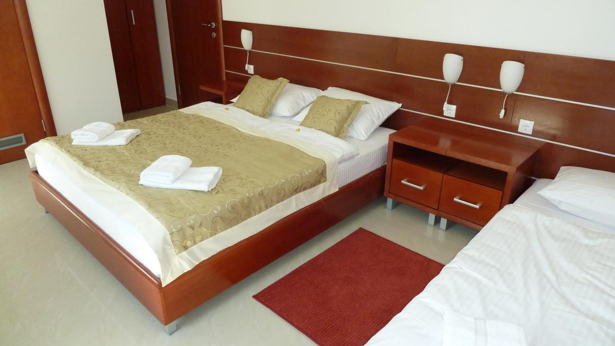 Guesthouse Villa Inn Суботиця Екстер'єр фото